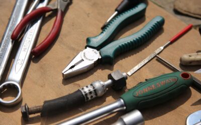 What Is the Difference Between a Claw Hammer and a Ball Peen Hammer in 2026?