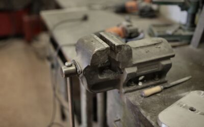 How to Build a Simple Workbench for a Small Garage in 2026: Complete DIY Guide